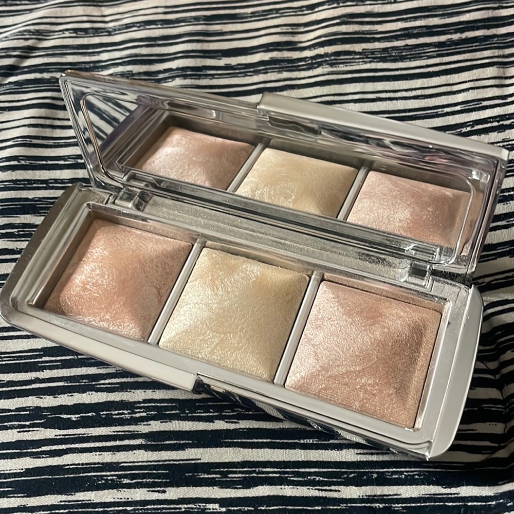 DISCONTINUED HOURGLASS AMBIENT METALLIC STROBE LIGHTING PALETTE